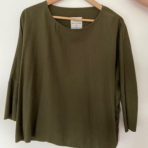 Jamie + The Jones T-Top in Olive (M)
